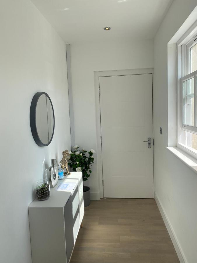 Apartment No 8 - Stay In Style In The Heart Of The Cathedral City. Truro Exterior foto
